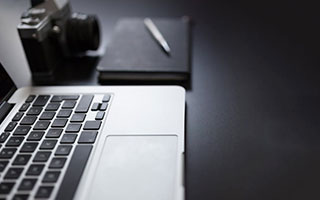 开云全站-库里携妻出席体育慈善之夜引关注，库里ua